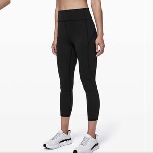 Lululemon In Movement Crop 23" Black